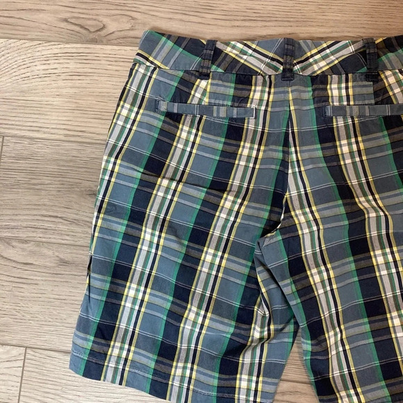 Old Navy Flat Front Plaid Bermuda Shorts Embroidered 6 - Picture 8 of 10